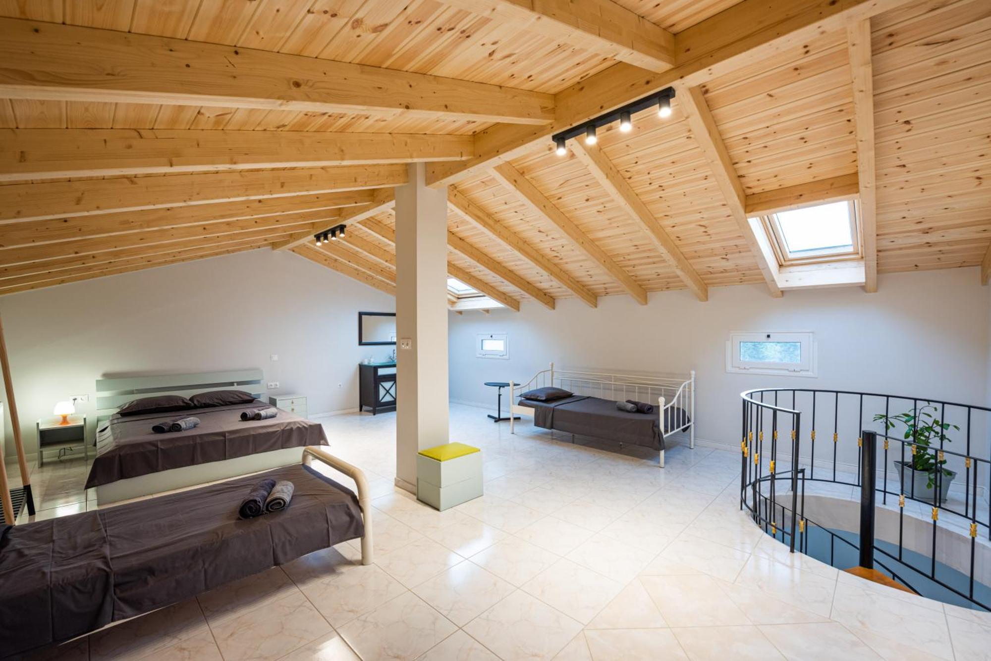Gouvia Olive Tree House Villa *