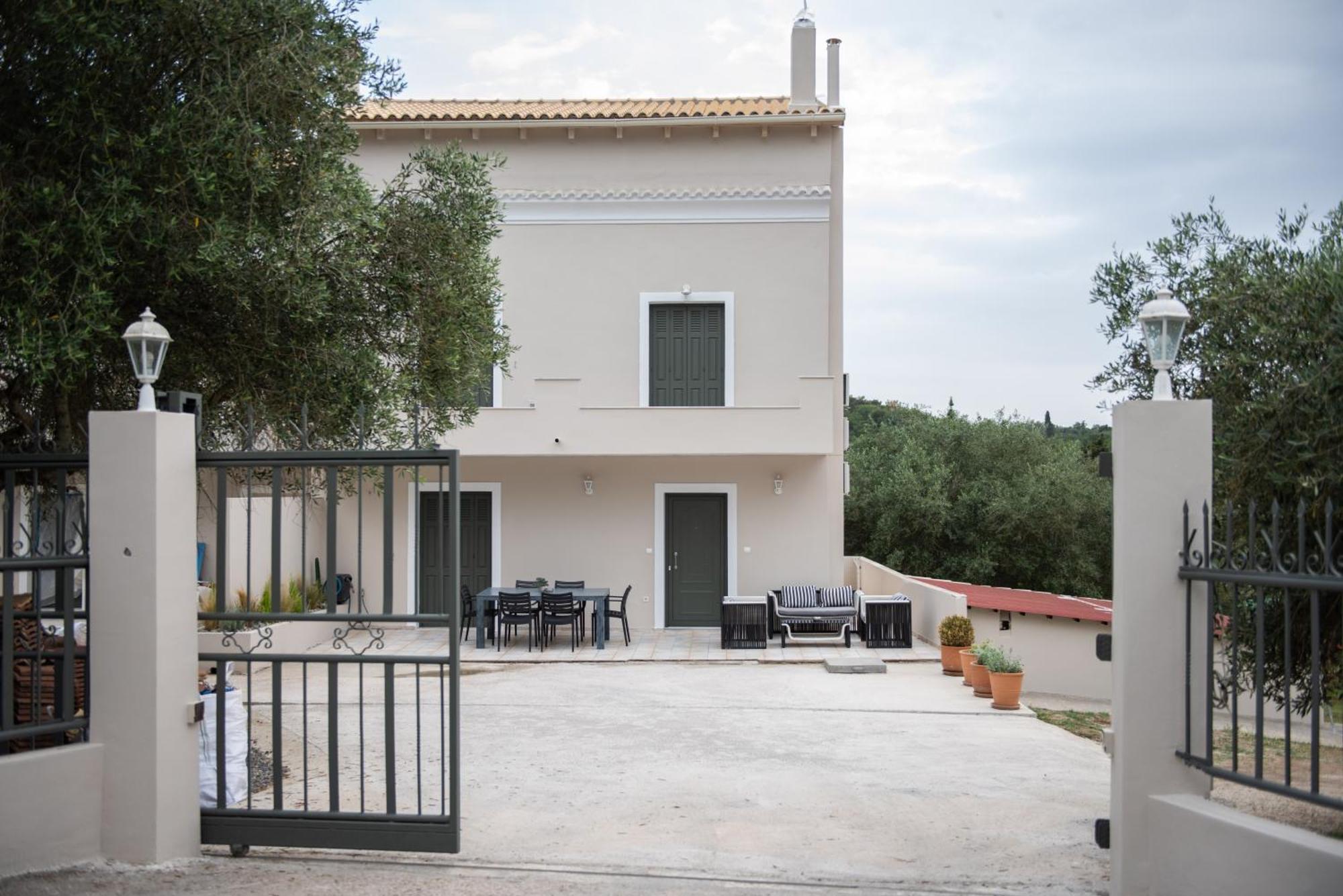 Gouvia Olive Tree House Poulades